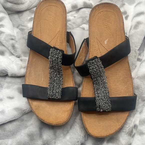 Naya Belle Embellished Black Leather Sandals, size 8 - Picture 7 of 7